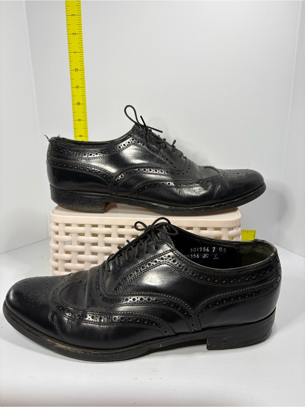 Vintage‎ Florsheim s 7.5d Men's Black Leather Wingtip Dress Shoes. Box 26